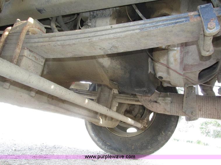 image for item H1236 1995 Ford LTA9000 Aero Max 106 semi truck