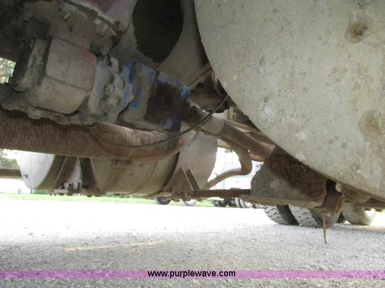 image for item H1236 1995 Ford LTA9000 Aero Max 106 semi truck