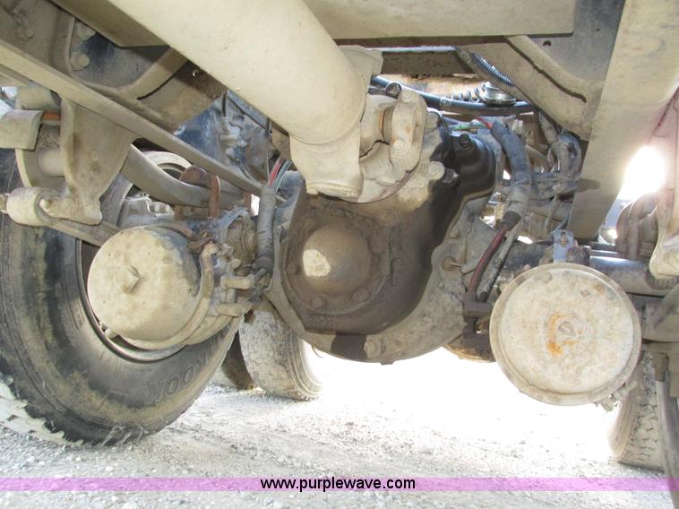 image for item H1236 1995 Ford LTA9000 Aero Max 106 semi truck