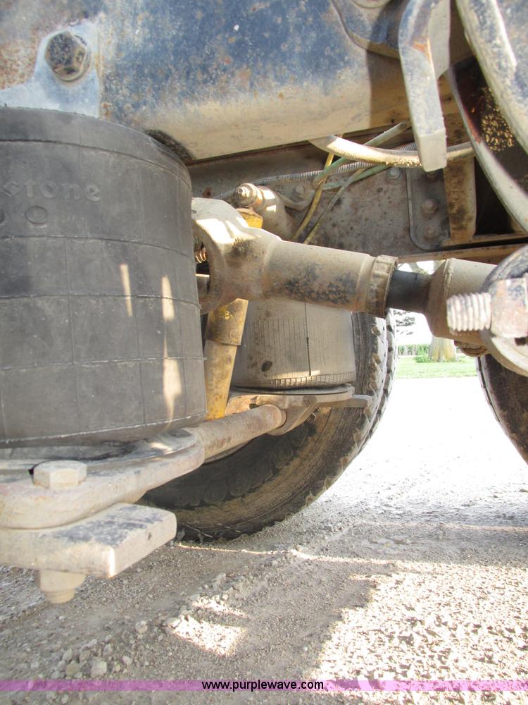 image for item H1236 1995 Ford LTA9000 Aero Max 106 semi truck