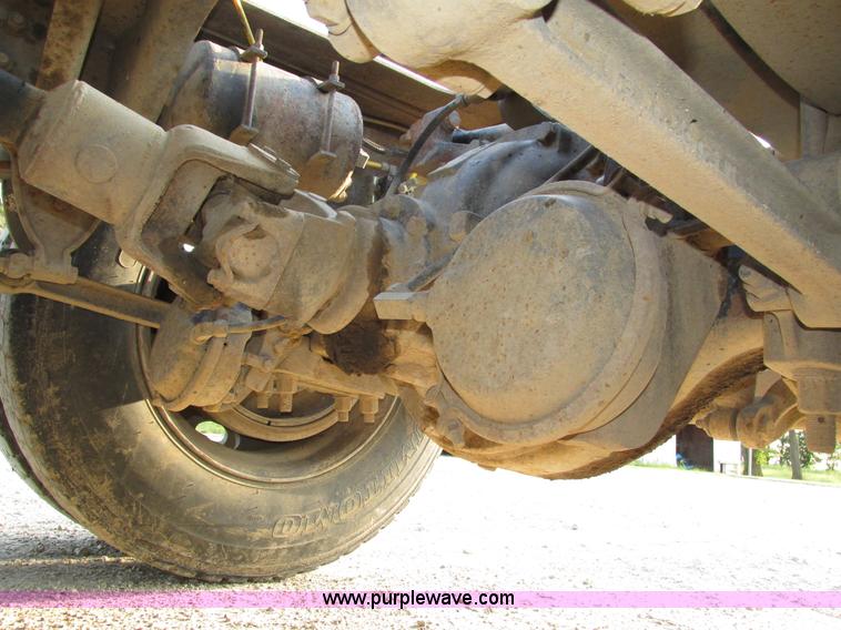 image for item H1236 1995 Ford LTA9000 Aero Max 106 semi truck