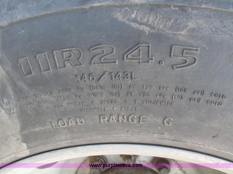 image for item H1236 1995 Ford LTA9000 Aero Max 106 semi truck