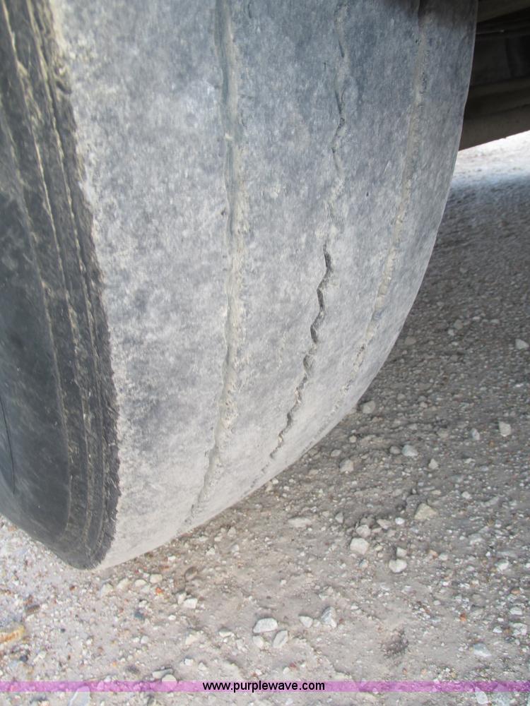 image for item H1236 1995 Ford LTA9000 Aero Max 106 semi truck