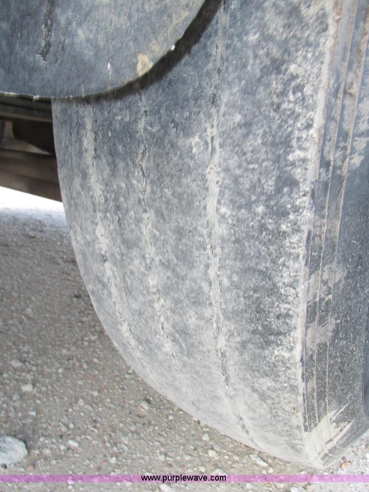 image for item H1236 1995 Ford LTA9000 Aero Max 106 semi truck