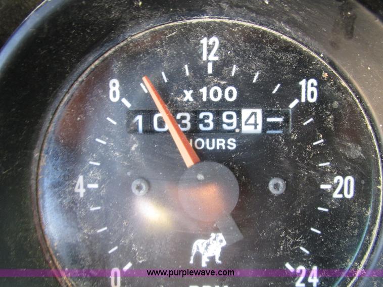 image for item H1239 1993 Mack RD688S semi truck