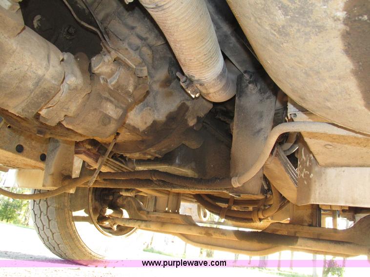 image for item H1239 1993 Mack RD688S semi truck