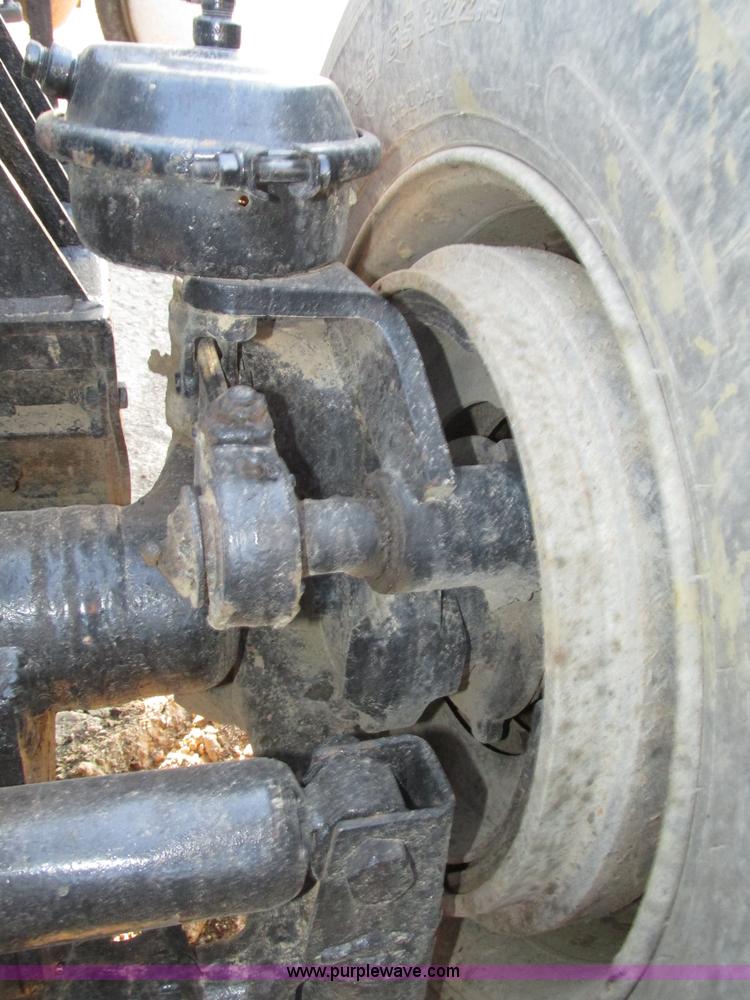 image for item H1239 1993 Mack RD688S semi truck