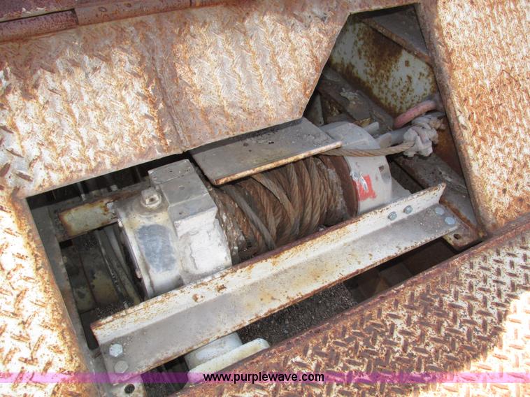 image for item H4502 1997 Landoll tilt deck trailer