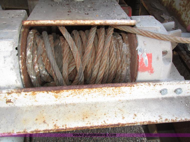 image for item H4502 1997 Landoll tilt deck trailer