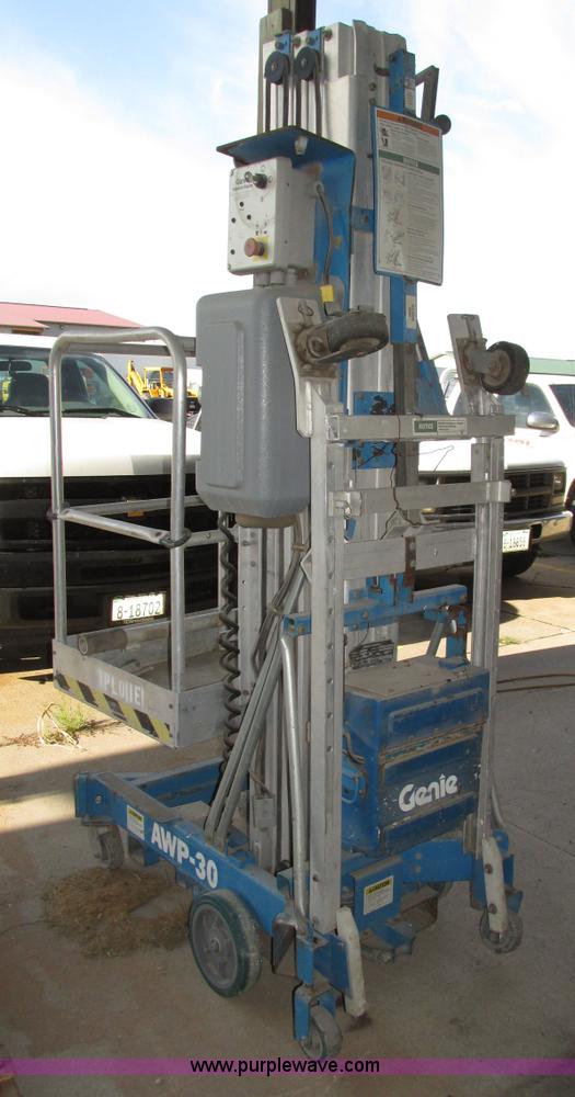 image for item H4504 Genie 30 AWP vertical lift