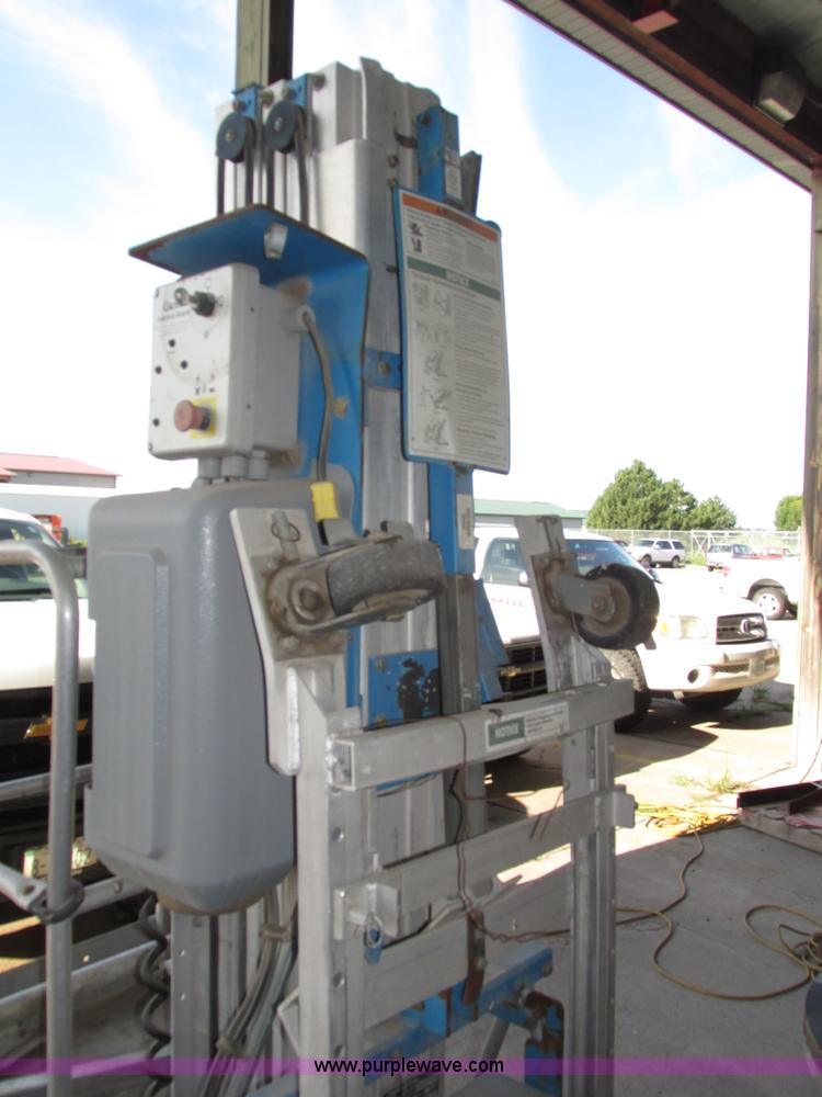 image for item H4504 Genie 30 AWP vertical lift