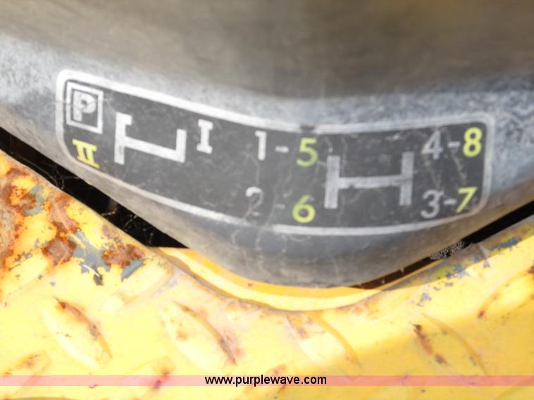 image for item H4506 1983 John Deere 310B backhoe