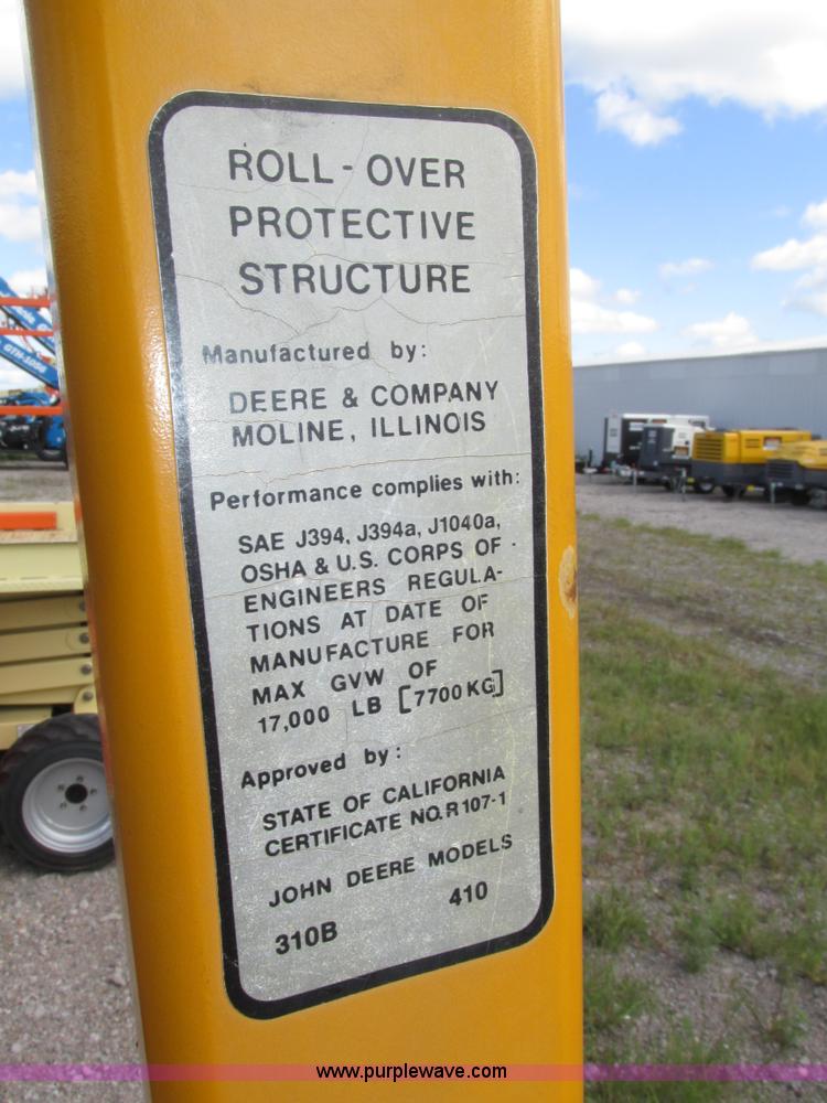 image for item H4506 1983 John Deere 310B backhoe