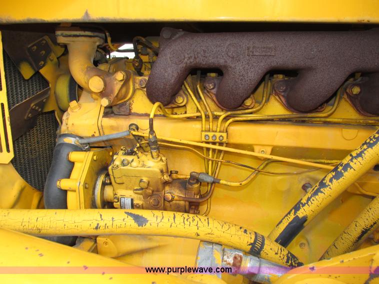 image for item H4506 1983 John Deere 310B backhoe
