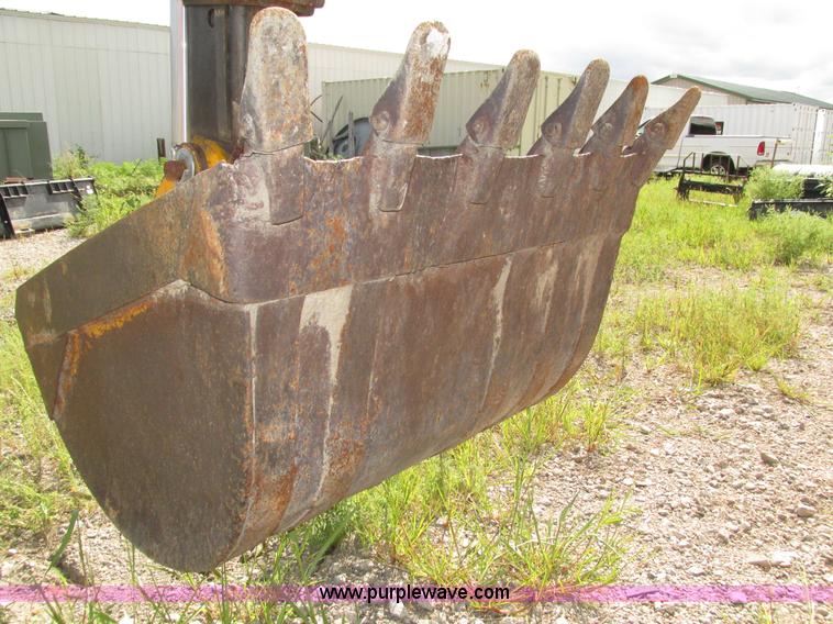 image for item H4506 1983 John Deere 310B backhoe