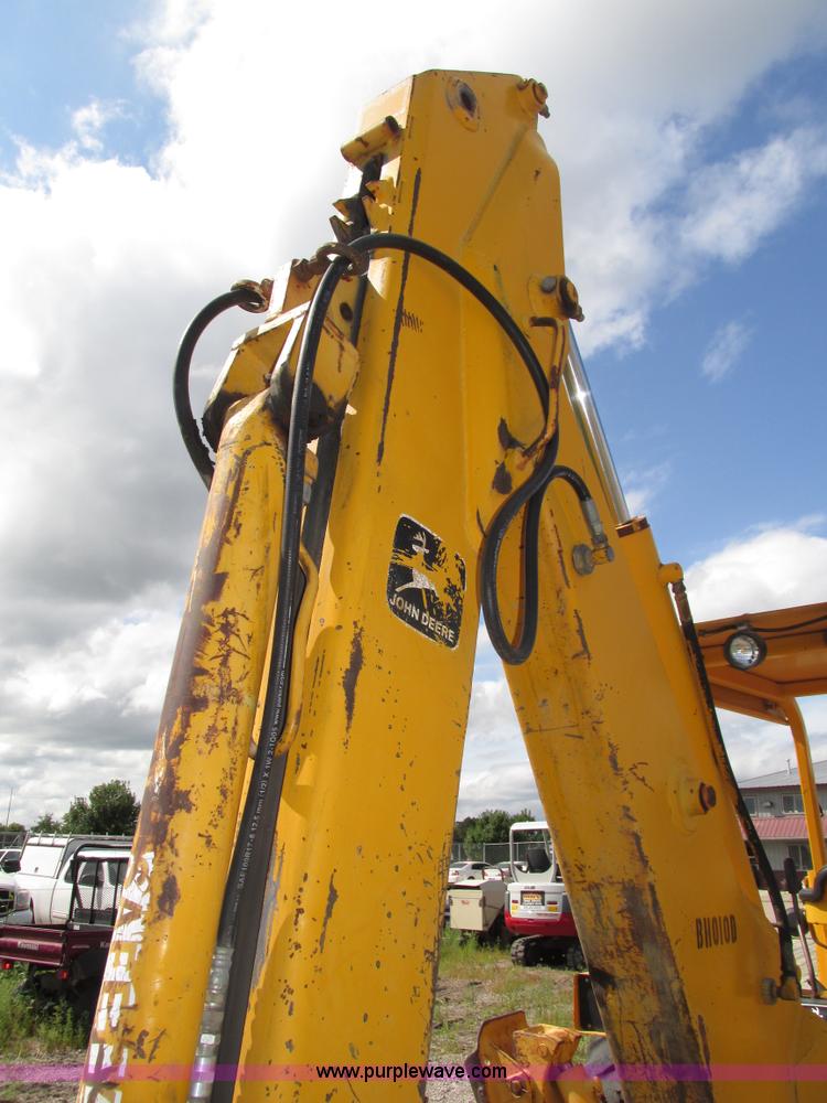 image for item H4506 1983 John Deere 310B backhoe