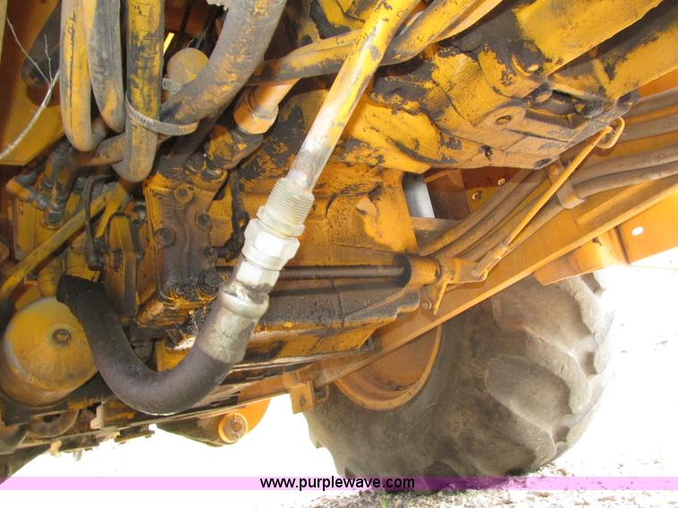 image for item H4506 1983 John Deere 310B backhoe