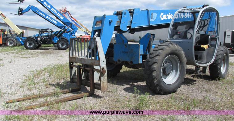 image for item H4507 2007 Genie GTH844 telehandler