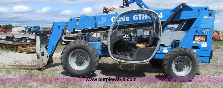image for item H4507 2007 Genie GTH844 telehandler