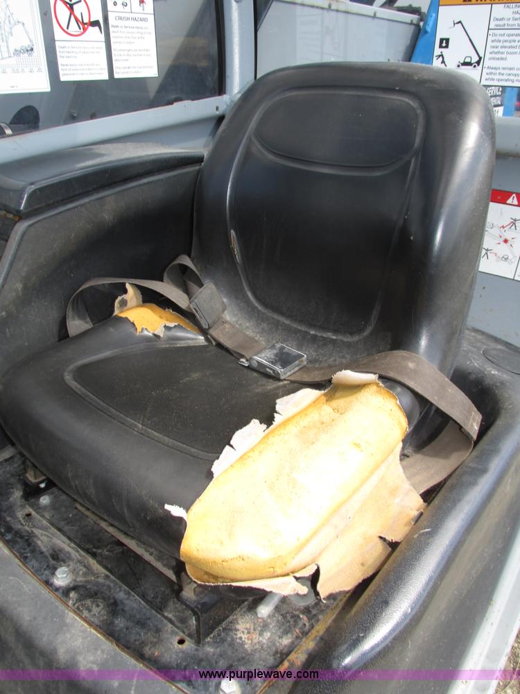 image for item H4507 2007 Genie GTH844 telehandler