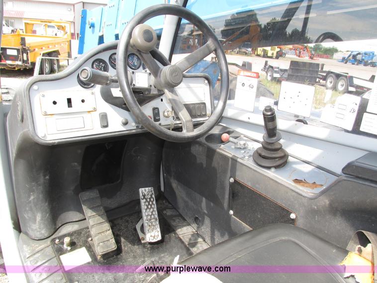 image for item H4507 2007 Genie GTH844 telehandler