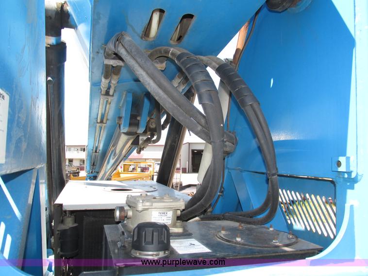 image for item H4507 2007 Genie GTH844 telehandler