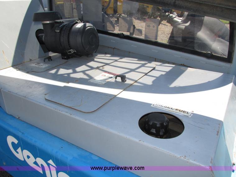 image for item H4507 2007 Genie GTH844 telehandler