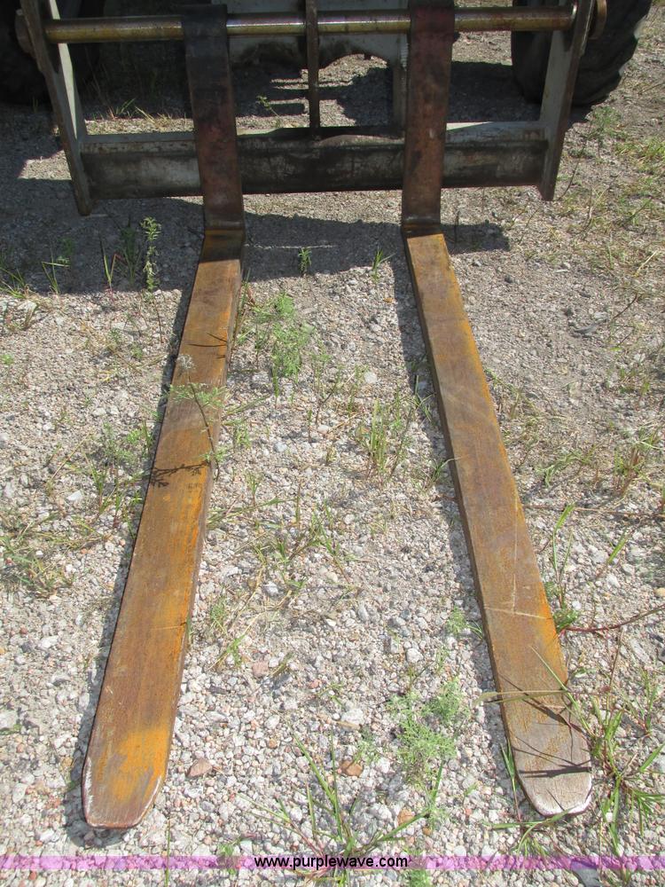 image for item H4507 2007 Genie GTH844 telehandler