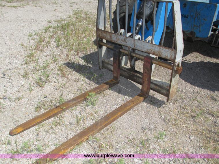 image for item H4507 2007 Genie GTH844 telehandler