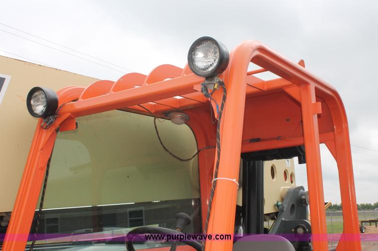 image for item H8137 2005 JLG G10-55A telehandler
