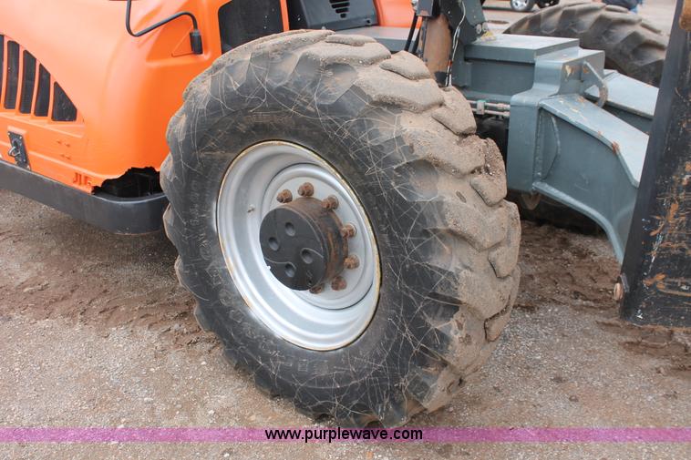 image for item H8137 2005 JLG G10-55A telehandler