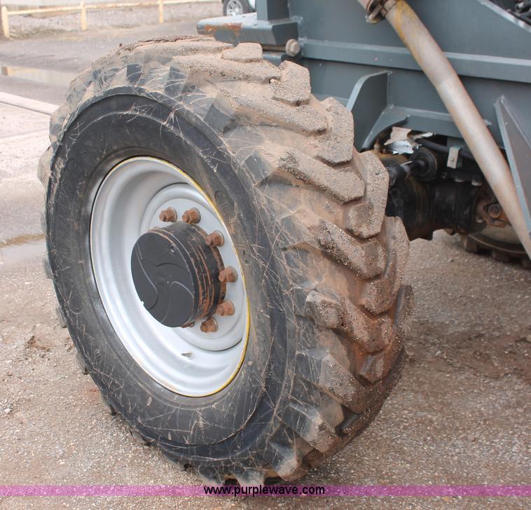 image for item H8137 2005 JLG G10-55A telehandler