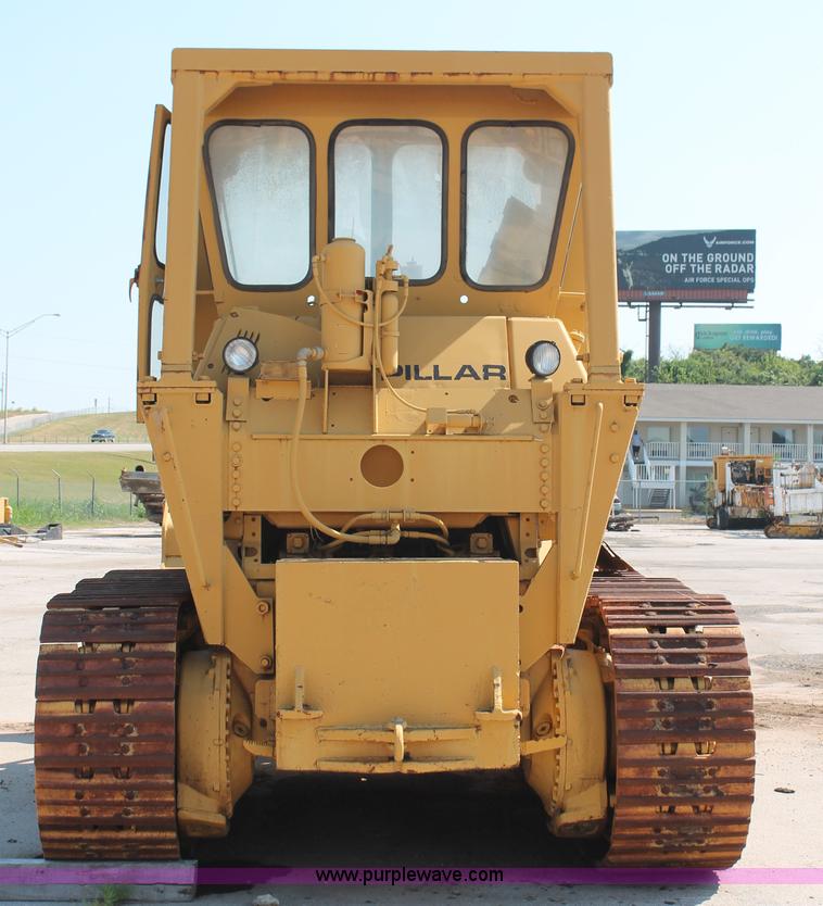image for item H8144 1978 Caterpillar 983 track loader