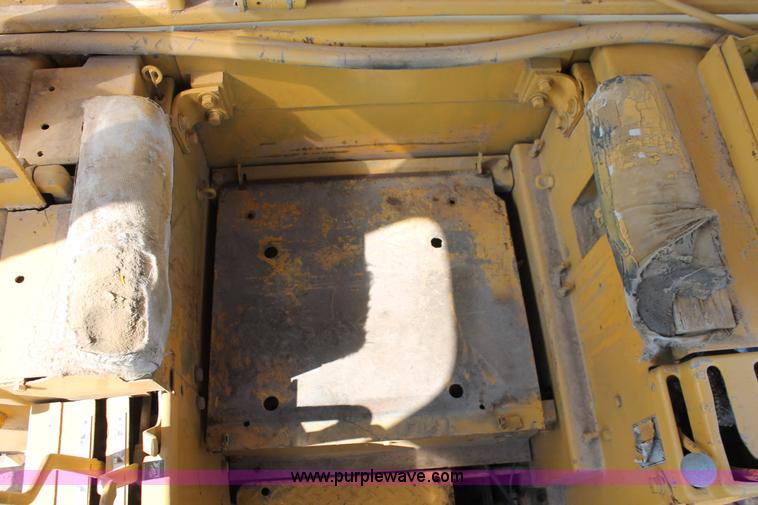 image for item H8144 1978 Caterpillar 983 track loader
