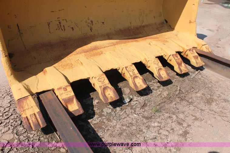 image for item H8144 1978 Caterpillar 983 track loader