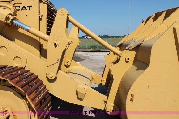 image for item H8144 1978 Caterpillar 983 track loader
