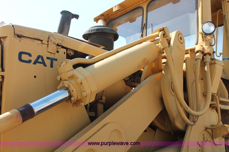 image for item H8144 1978 Caterpillar 983 track loader
