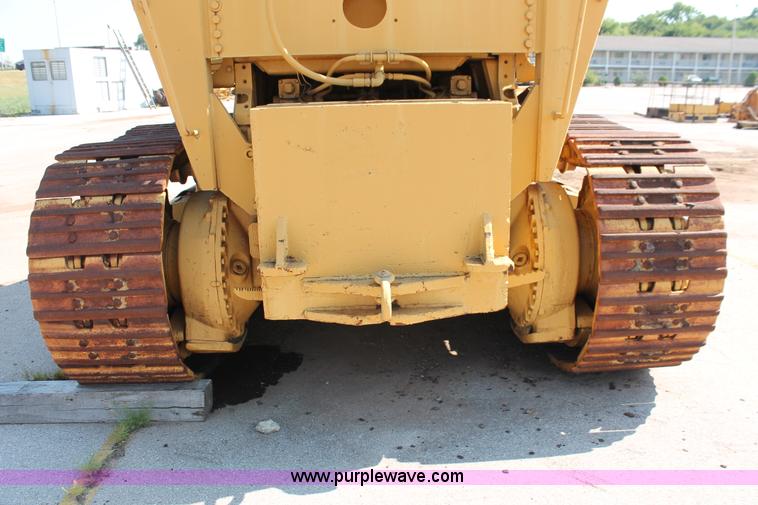 image for item H8144 1978 Caterpillar 983 track loader