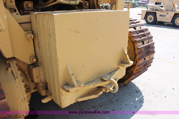 image for item H8144 1978 Caterpillar 983 track loader