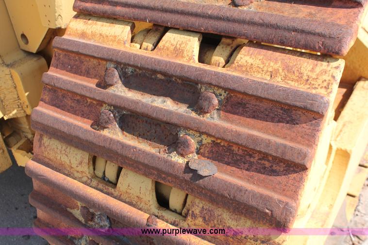 image for item H8144 1978 Caterpillar 983 track loader