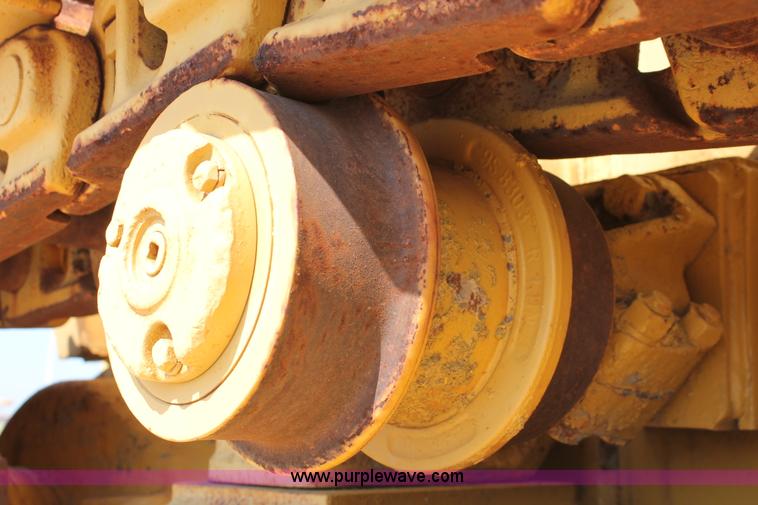 image for item H8144 1978 Caterpillar 983 track loader