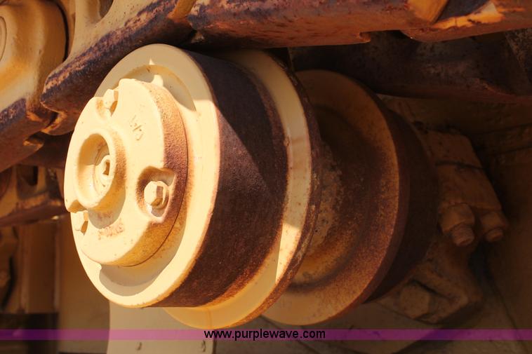 image for item H8144 1978 Caterpillar 983 track loader