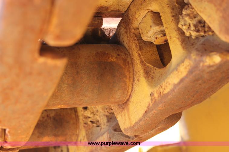 image for item H8144 1978 Caterpillar 983 track loader