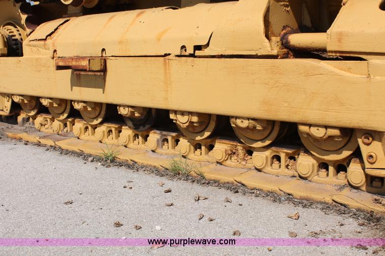 image for item H8144 1978 Caterpillar 983 track loader