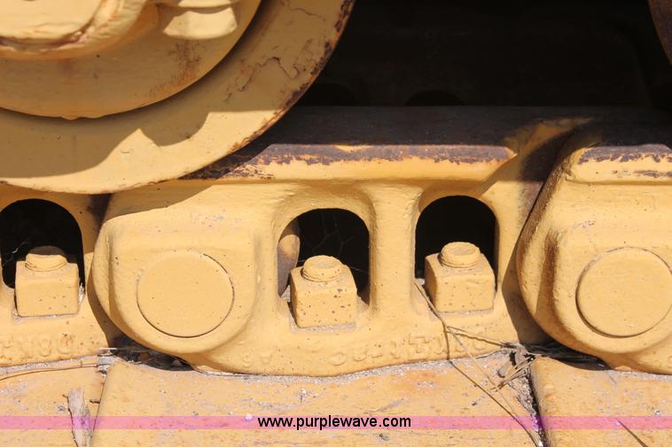 image for item H8144 1978 Caterpillar 983 track loader