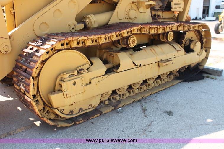 image for item H8144 1978 Caterpillar 983 track loader
