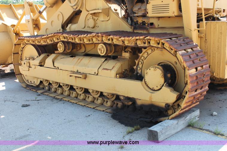 image for item H8144 1978 Caterpillar 983 track loader