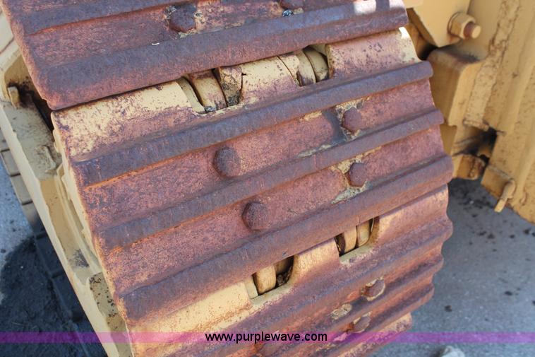 image for item H8144 1978 Caterpillar 983 track loader