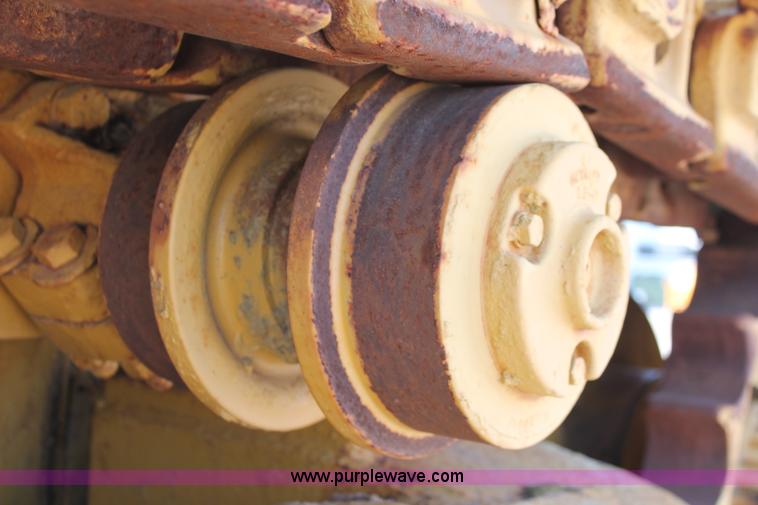 image for item H8144 1978 Caterpillar 983 track loader