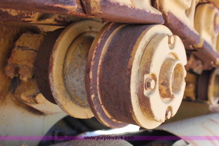 image for item H8144 1978 Caterpillar 983 track loader